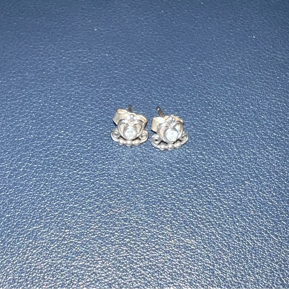 Pandora princess tiara crown studs